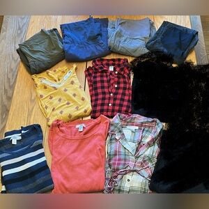 Maternity clothing size medium bundle (Old Navy and Motherhood Maternity)